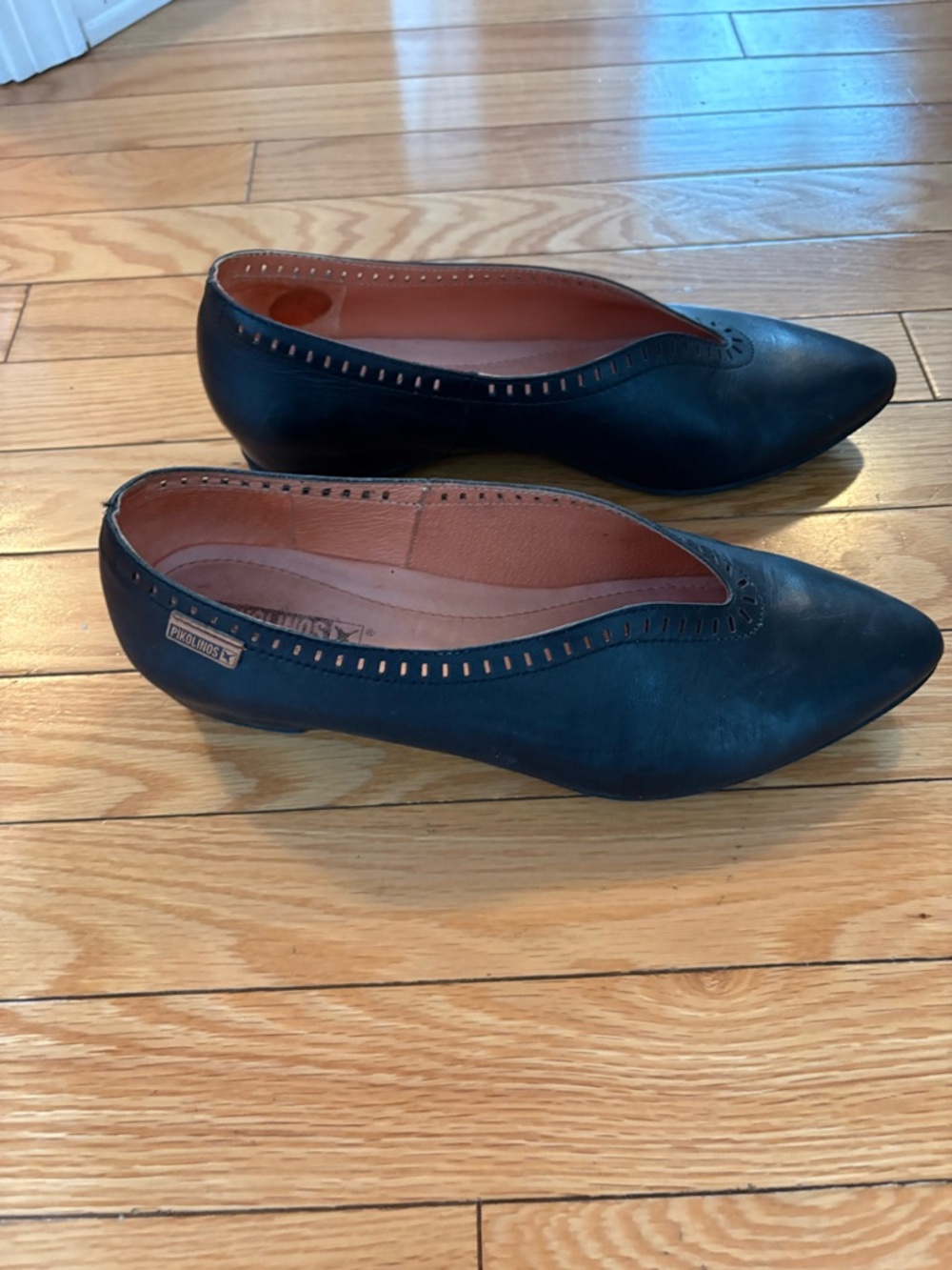 PIKOLINOS Black Pointed Leather Flats
